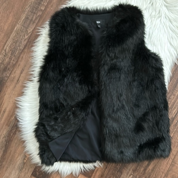 Mossimo | Faux Fur Vest  | Black | Size S - Picture 2 of 9